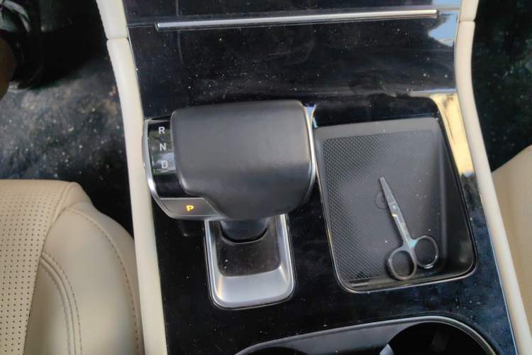 Used Li Auto ONE 2021 Extended-Range 6-Seater Version Gear Lever