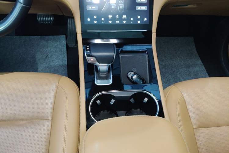 Used Li Auto ONE 2021 Extended-Range 6-Seater Version Gear Lever
