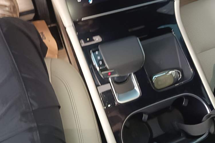Used Li Auto ONE 2021 Extended-Range 6-Seater Version Gear Lever