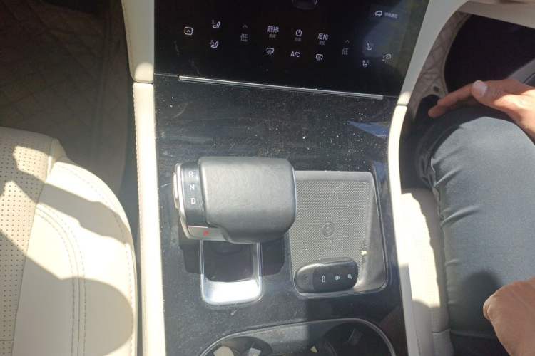 Used Li Auto ONE 2021 Extended-Range 6-Seater Version Gear Lever