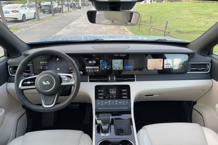 Used Li Auto ONE 2021 Extended-Range 6-Seater Version Interior 1