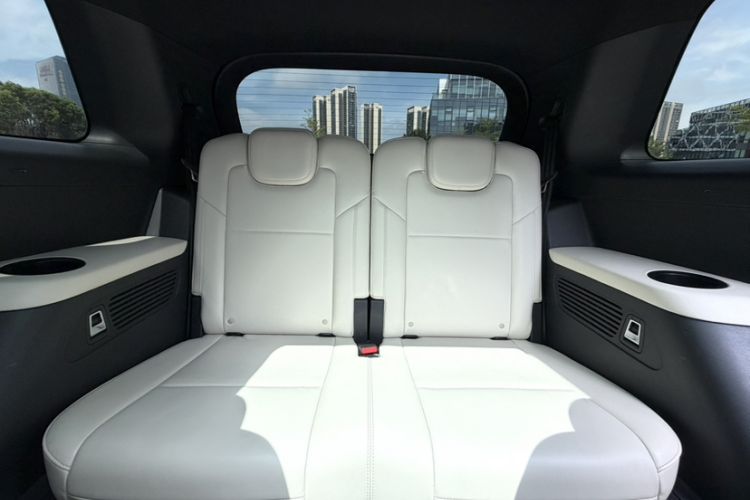Used Li Auto ONE 2021 Extended-Range 6-Seater Version Interior 9
