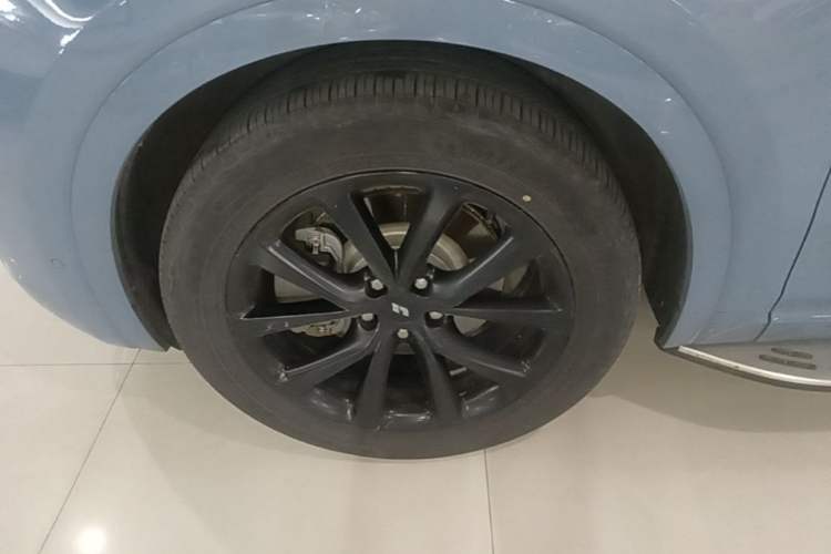 Used Li Auto ONE 2021 Extended-Range 6-Seater Version Left Front Wheel Hub