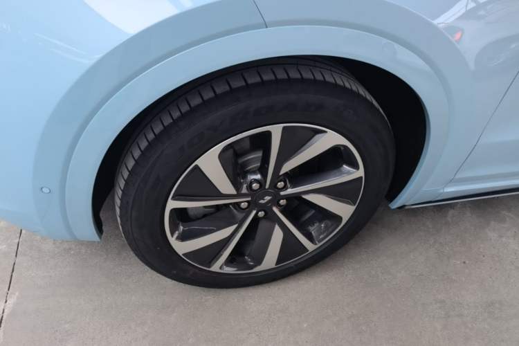 Used Li Auto ONE 2021 Extended-Range 6-Seater Version Left Front Wheel Hub