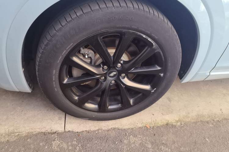 Used Li Auto ONE 2021 Extended-Range 6-Seater Version Left Front Wheel Hub