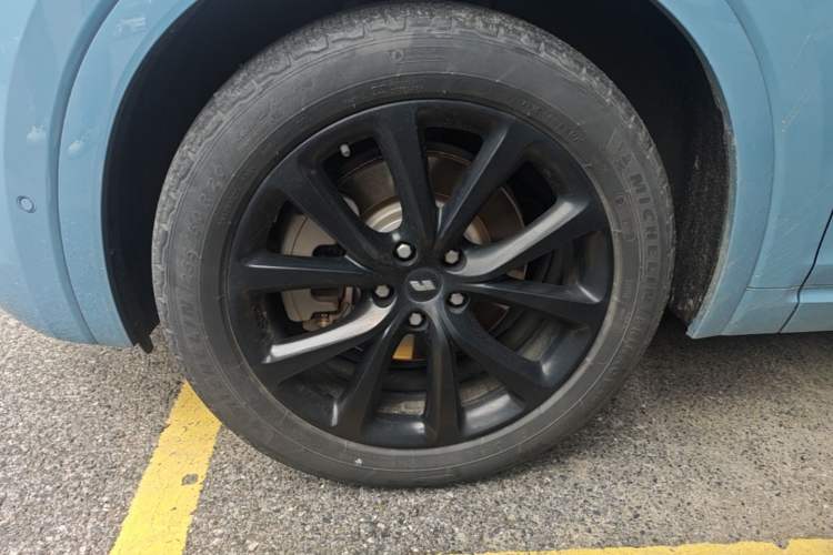 Used Li Auto ONE 2021 Extended-Range 6-Seater Version Left Front Wheel Hub