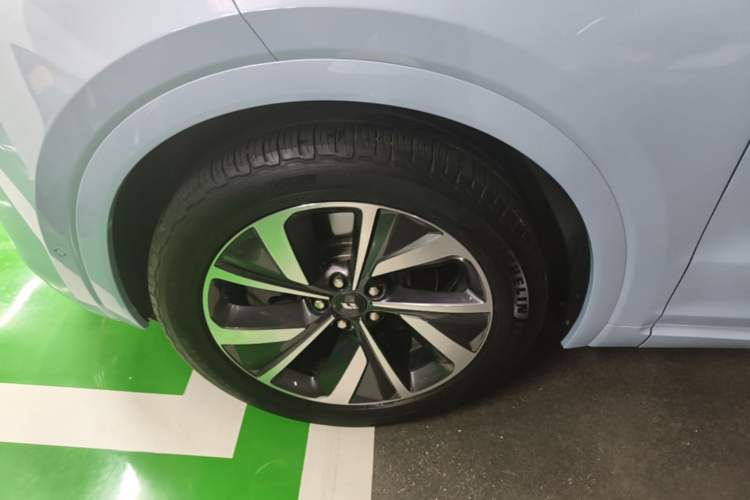 Used Li Auto ONE 2021 Extended-Range 6-Seater Version Left Front Wheel Hub