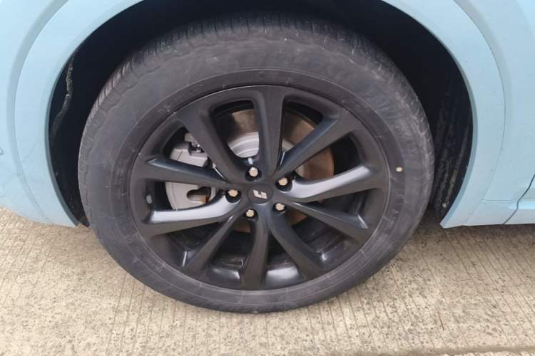 Used Li Auto ONE 2021 Extended-Range 6-Seater Version Left Front Wheel Hub