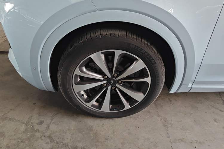 Used Li Auto ONE 2021 Extended-Range 6-Seater Version Left Front Wheel Hub