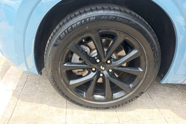 Used Li Auto ONE 2021 Extended-Range 6-Seater Version Left Front Wheel Hub