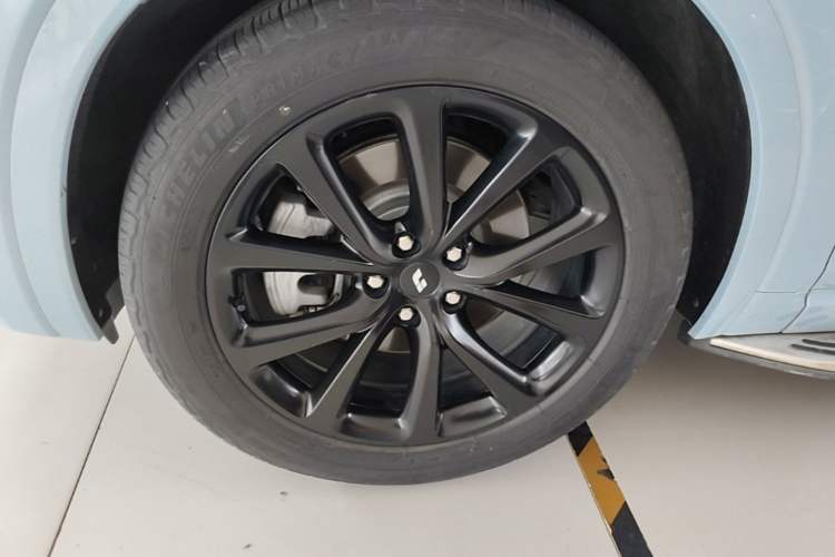 Used Li Auto ONE 2021 Extended-Range 6-Seater Version Left Front Wheel Hub