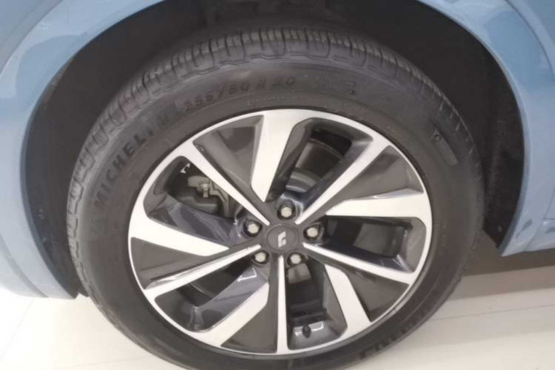 Used Li Auto ONE 2021 Extended-Range 6-Seater Version Left Front Wheel Hub