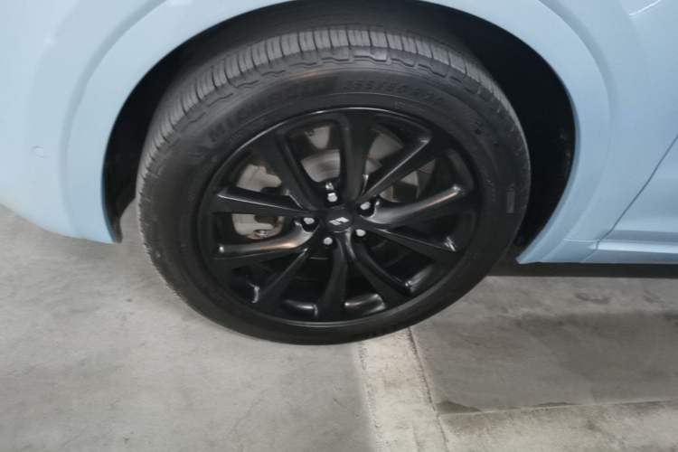 Used Li Auto ONE 2021 Extended-Range 6-Seater Version Left Front Wheel Hub
