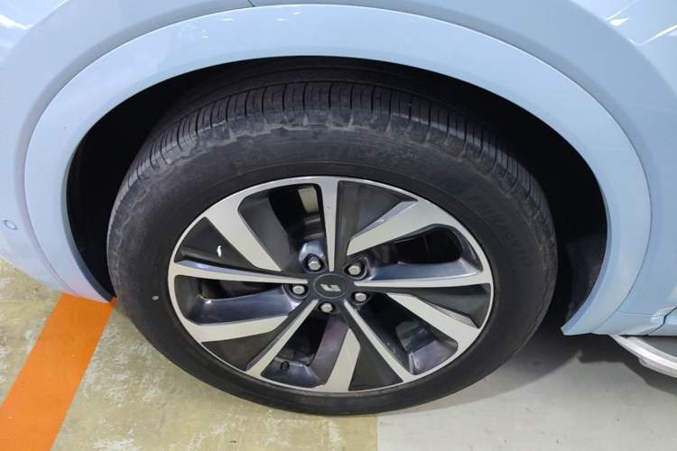 Used Li Auto ONE 2021 Extended-Range 6-Seater Version Left Front Wheel Hub