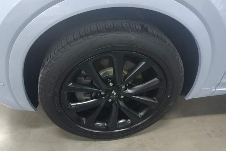 Used Li Auto ONE 2021 Extended-Range 6-Seater Version Left Front Wheel Hub