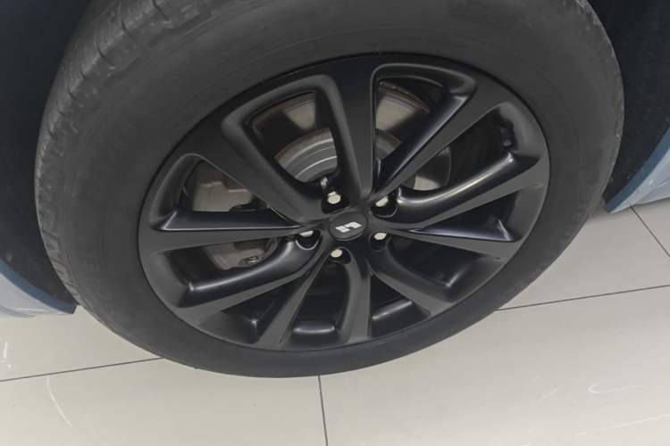Used Li Auto ONE 2021 Extended-Range 6-Seater Version Left Front Wheel Hub