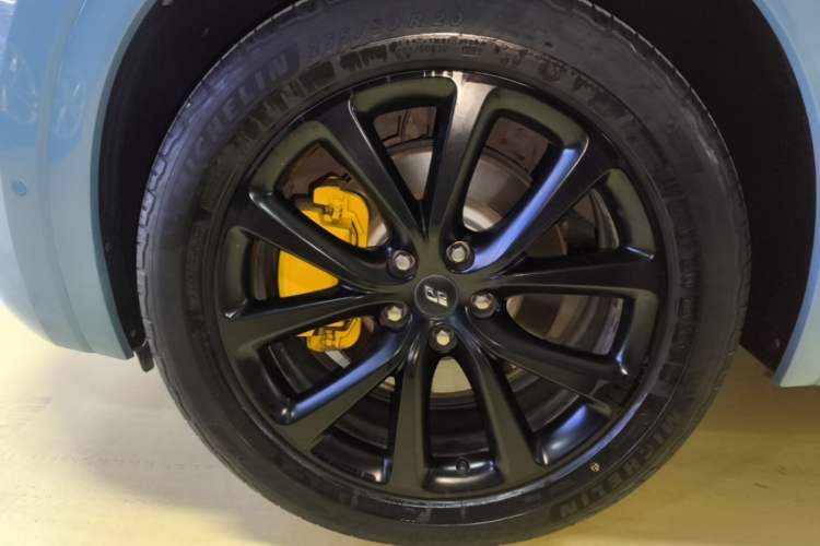 Used Li Auto ONE 2021 Extended-Range 6-Seater Version Left Front Wheel Hub