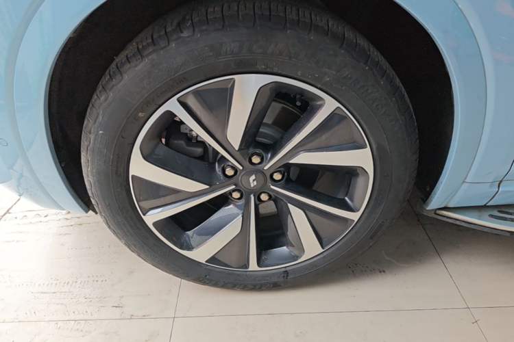 Used Li Auto ONE 2021 Extended-Range 6-Seater Version Left Front Wheel Hub
