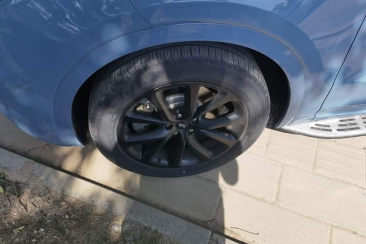 Used Li Auto ONE 2021 Extended-Range 6-Seater Version Left Front Wheel Hub