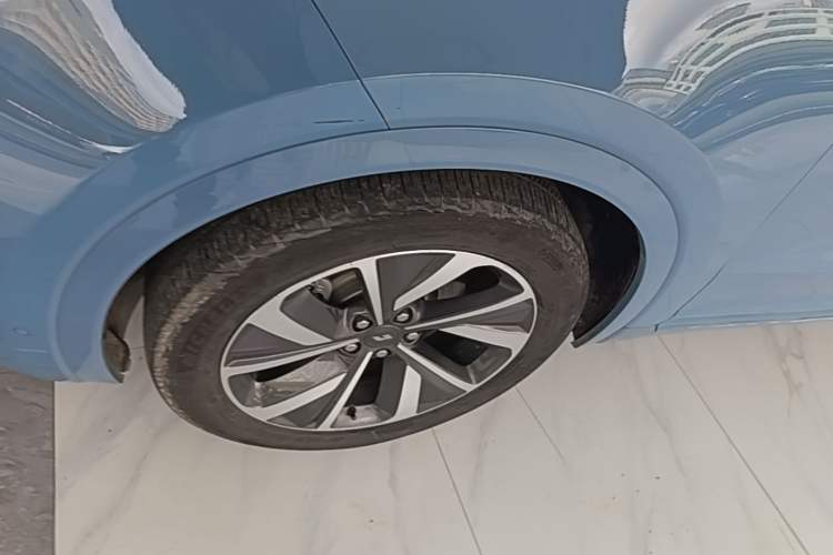 Used Li Auto ONE 2021 Extended-Range 6-Seater Version Left Front Wheel Hub
