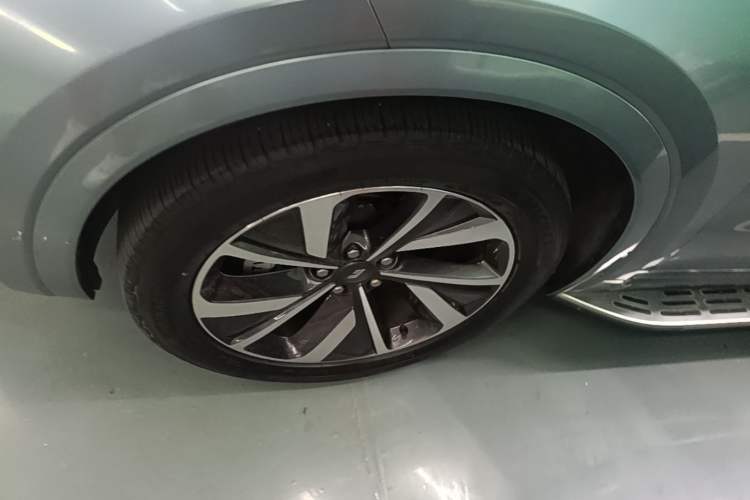 Used Li Auto ONE 2021 Extended-Range 6-Seater Version Left Front Wheel Hub
