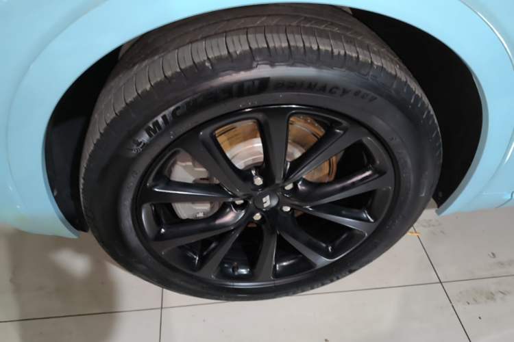 Used Li Auto ONE 2021 Extended-Range 6-Seater Version Left Front Wheel Hub
