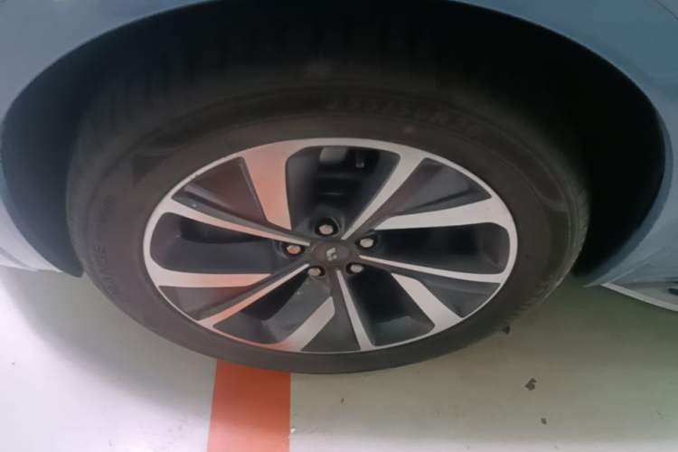 Used Li Auto ONE 2021 Extended-Range 6-Seater Version Left Front Wheel Hub