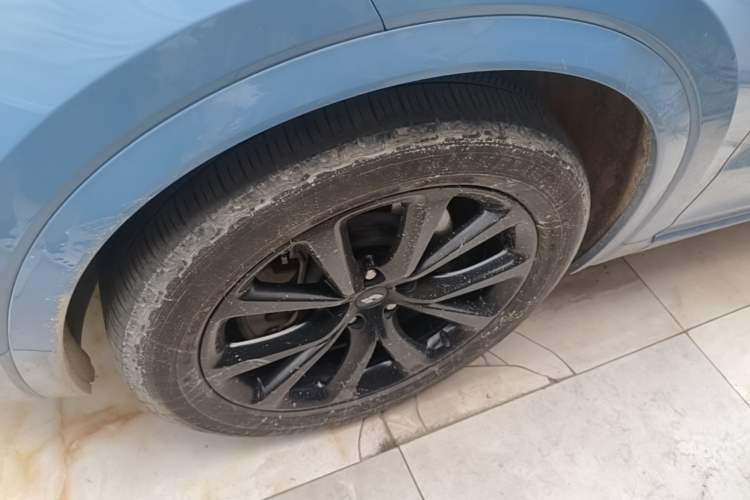 Used Li Auto ONE 2021 Extended-Range 6-Seater Version Left Front Wheel Hub