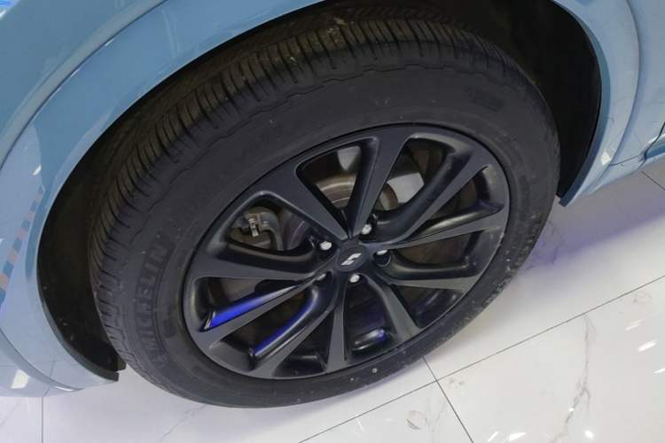 Used Li Auto ONE 2021 Extended-Range 6-Seater Version Left Front Wheel Hub