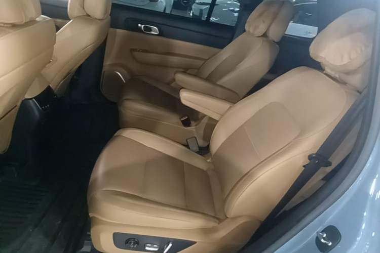 Used Li Auto ONE 2021 Extended-Range 6-Seater Version Left Rear Seat