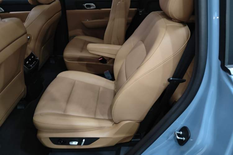 Used Li Auto ONE 2021 Extended-Range 6-Seater Version Left Rear Seat
