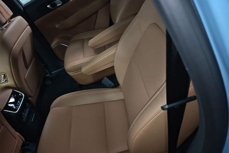Used Li Auto ONE 2021 Extended-Range 6-Seater Version Left Rear Seat