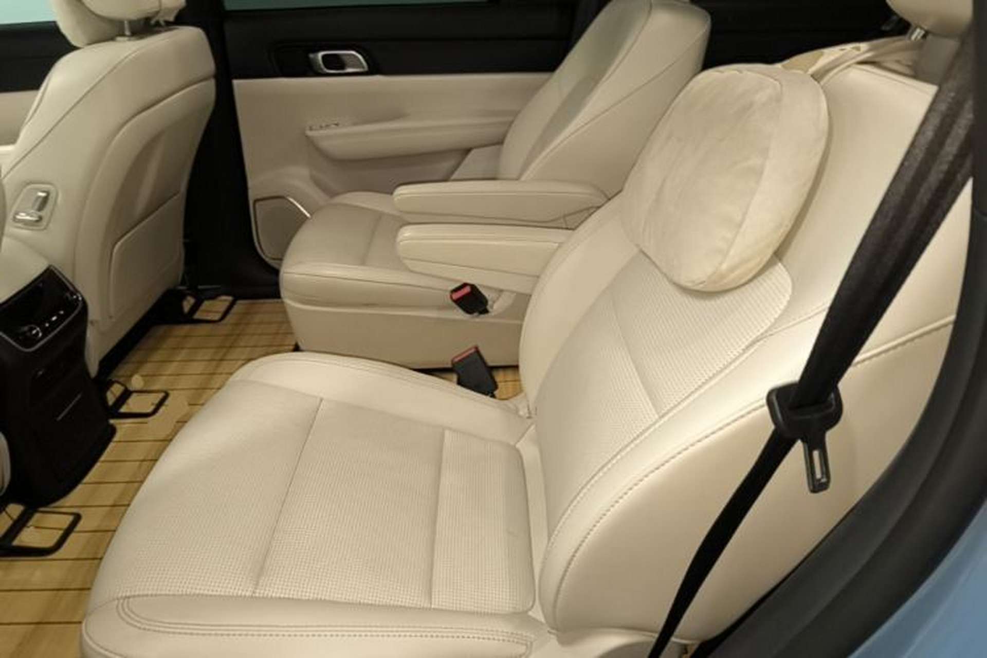 Used Li Auto ONE 2021 Extended-Range 6-Seater Version Left Rear Seat