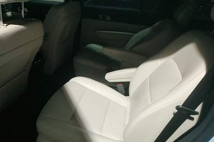 Used Li Auto ONE 2021 Extended-Range 6-Seater Version Left Rear Seat