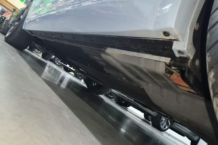 Used Li Auto ONE 2021 Extended-Range 6-Seater Version Left Side Sill