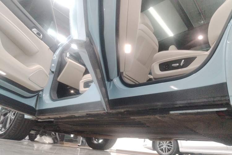 Used Li Auto ONE 2021 Extended-Range 6-Seater Version Left Side Sill