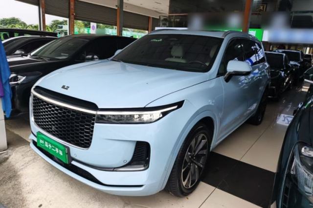 Ojetý Li Auto ONE 2021 Extended-Range 6-Seater Version