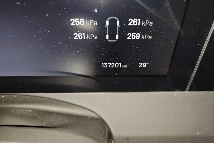 Used Li Auto ONE 2021 Extended-Range 6-Seater Version Odometer Close Up