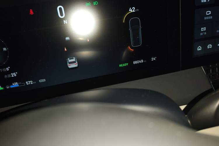 Used Li Auto ONE 2021 Extended-Range 6-Seater Version Odometer Close Up