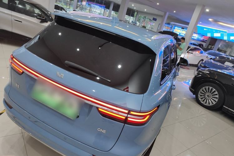Used Li Auto ONE 2021 Extended-Range 6-Seater Version Rear Right 45 Deg