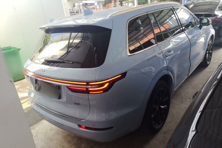 Used Li Auto ONE 2021 Extended-Range 6-Seater Version Rear Right 45 Deg