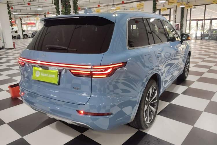 Used Li Auto ONE 2021 Extended-Range 6-Seater Version Rear Right 45 Deg
