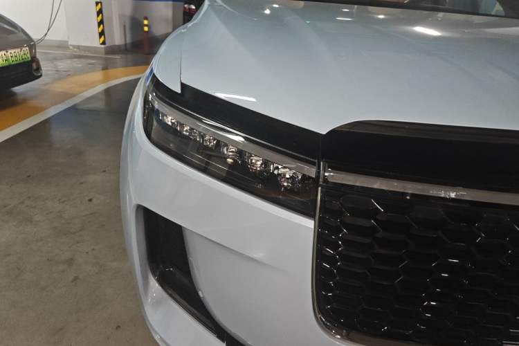 Used Li Auto ONE 2021 Extended-Range 6-Seater Version Right Front Headlight