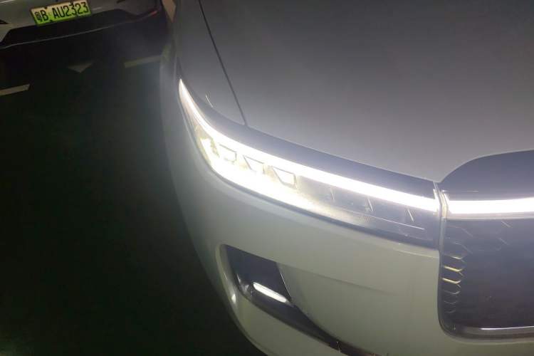 Used Li Auto ONE 2021 Extended-Range 6-Seater Version Right Front Headlight