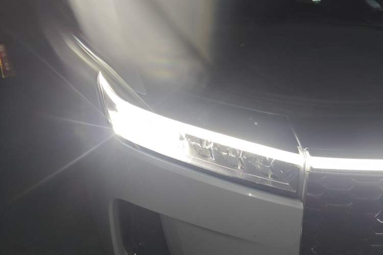 Used Li Auto ONE 2021 Extended-Range 6-Seater Version Right Front Headlight