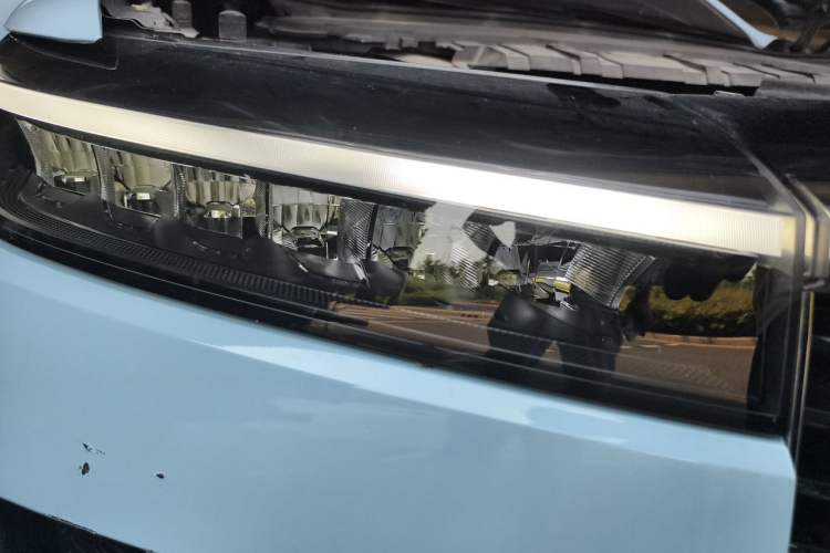 Used Li Auto ONE 2021 Extended-Range 6-Seater Version Right Front Headlight