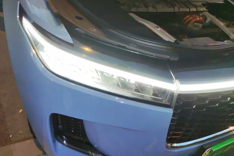 Used Li Auto ONE 2021 Extended-Range 6-Seater Version Right Front Headlight