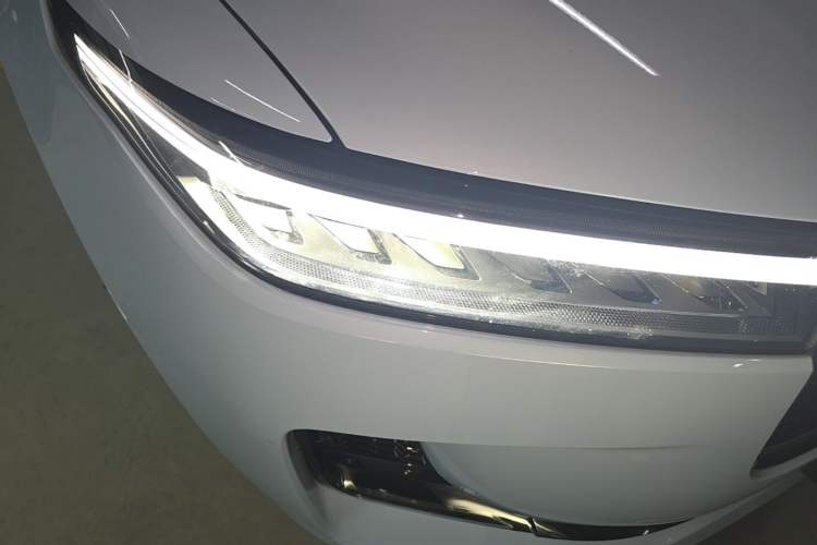 Used Li Auto ONE 2021 Extended-Range 6-Seater Version Right Front Headlight