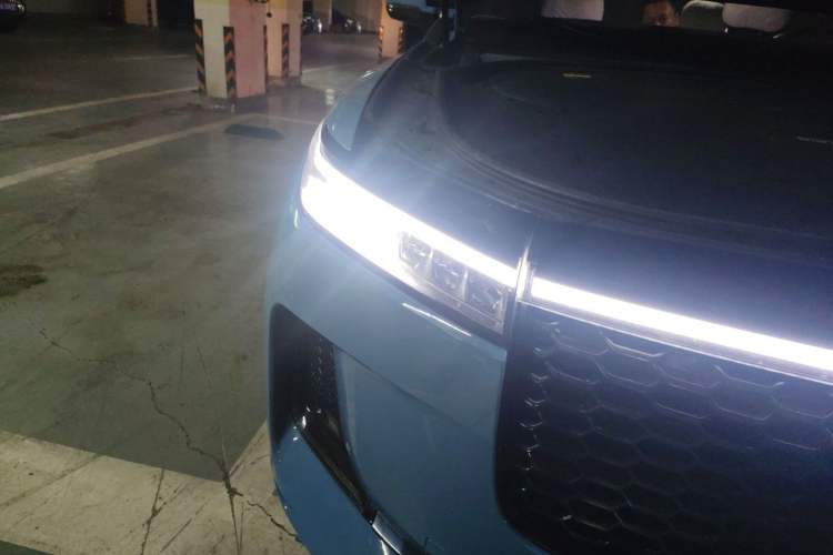 Used Li Auto ONE 2021 Extended-Range 6-Seater Version Right Front Headlight