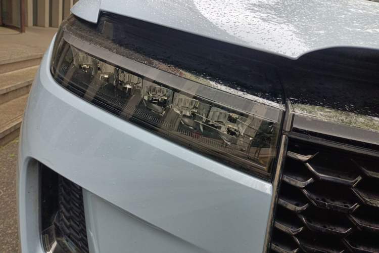 Used Li Auto ONE 2021 Extended-Range 6-Seater Version Right Front Headlight